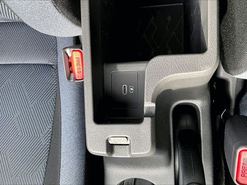 Used 2025 Nissan Versa SV w/ Trunk Package FWD image 7