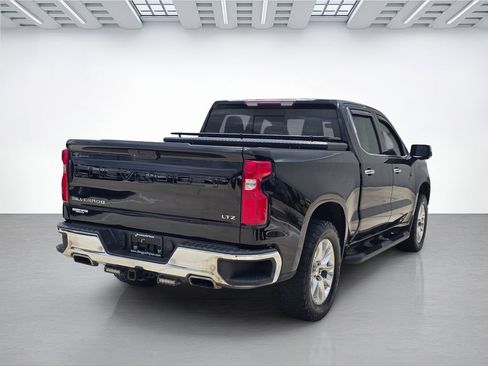 Used 2021 Chevrolet Silverado 1500 LTZ AWD/4WD image 3