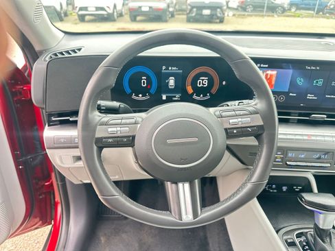 Used 2025 Hyundai Kona SEL image 28