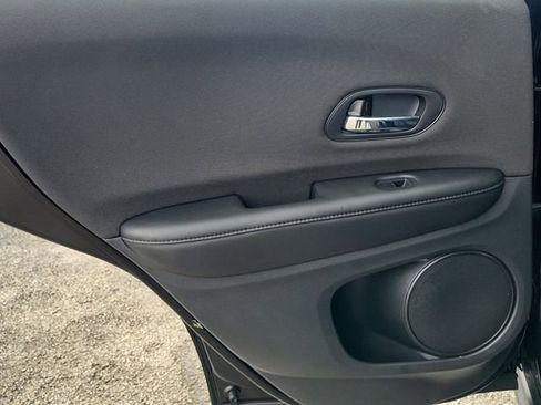 Used 2022 Honda HR-V LX image 14