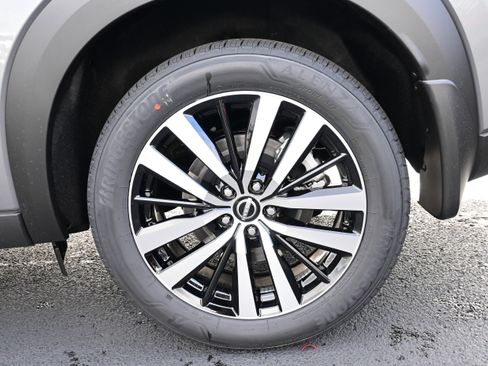 New 2025 Nissan Pathfinder Platinum image 10