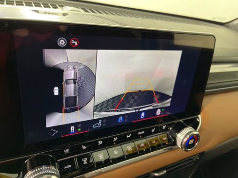 Certified 2026 GMC Canyon AT4 w/ Technology Plus Package AWD/4WD image 27