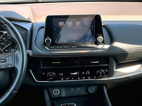 Certified 2023 Nissan Rogue SV w/ SV Premium B Package image 18