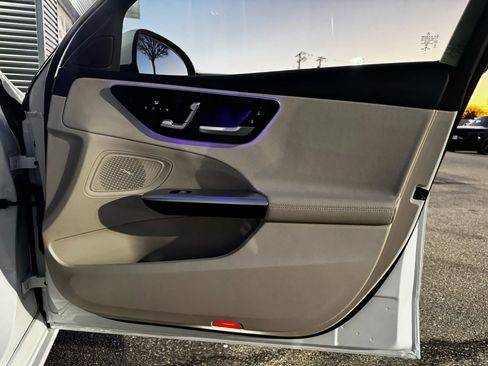 Used 2023 Mercedes-Benz C 300 C 300 4MATIC Sedan 4D image 24