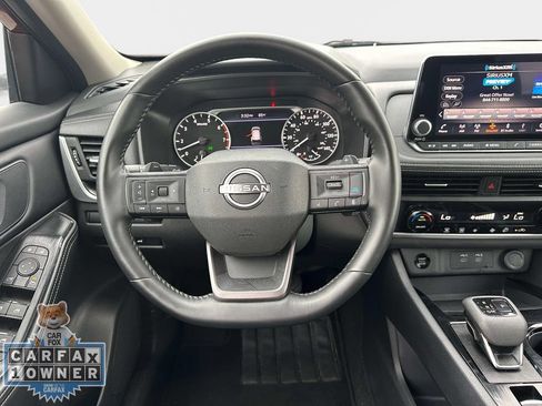 Used 2025 Nissan Rogue SV AWD/4WD image 16