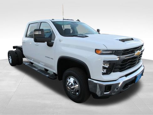 New 2026 Chevrolet Silverado 3500 LT w/ Convenience Package AWD/4WD image 7