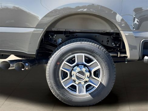 New 2026 Ford F250 Lariat w/ Lariat Premium Package image 47