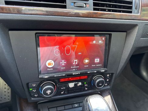 Used 2011 BMW 335i xDrive Coupe image 28