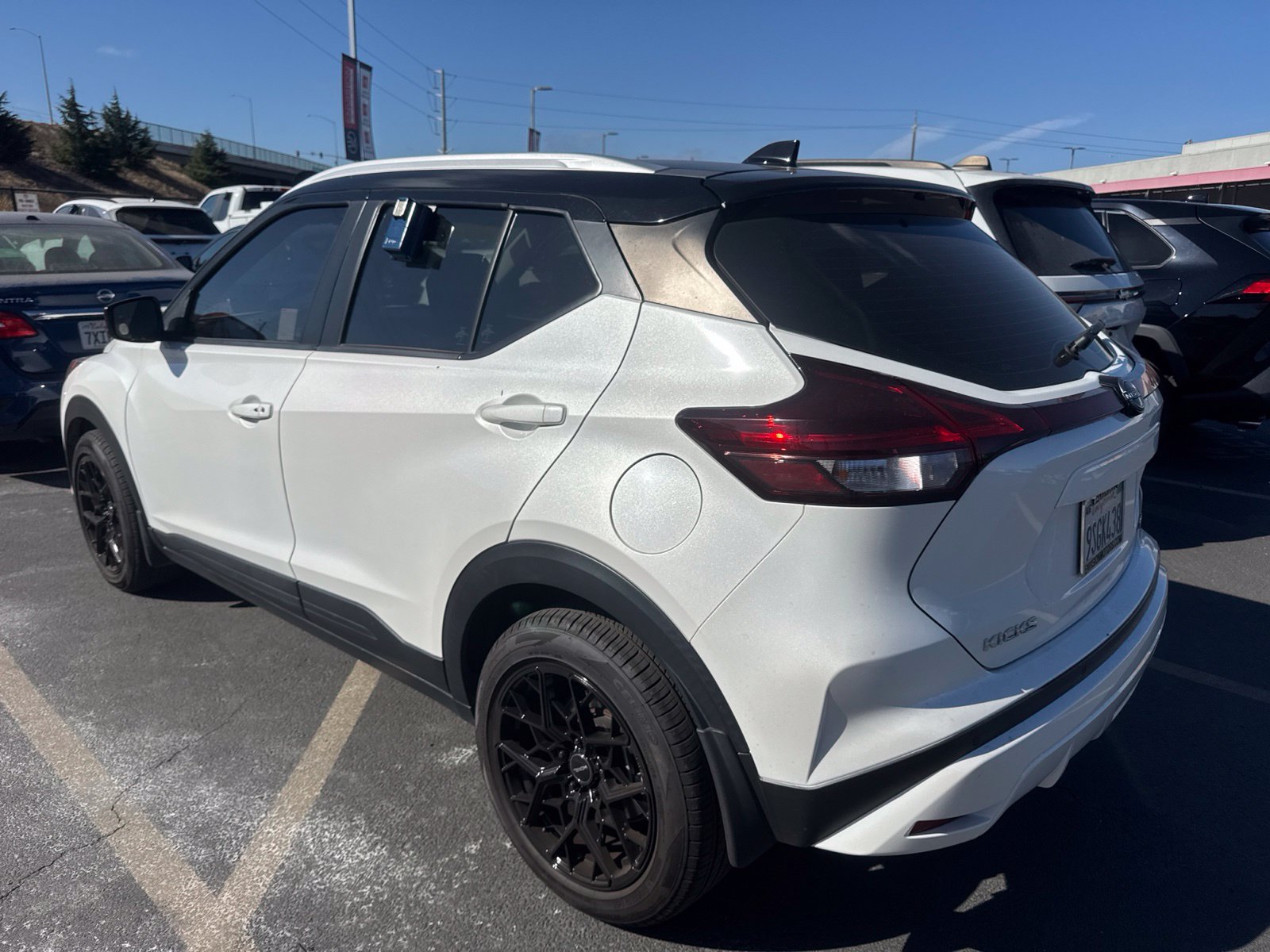 Used 2023 Nissan Kicks SV FWD image 5
