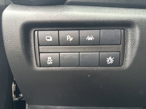 Used 2023 Nissan Versa S w/ Trunk Package image 16