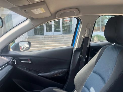 Used 2018 Toyota Yaris iA FWD image 11