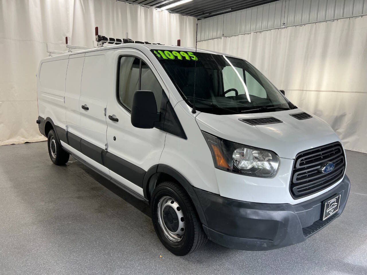 Used 2018 Ford Transit 250 148 Low Roof RWD image 3