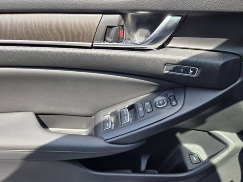 Used 2021 Honda Accord Touring image 29