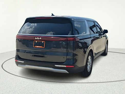 Used 2022 Kia Carnival LX FWD image 6