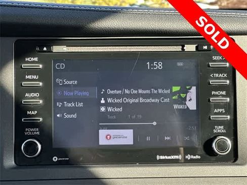 Used 2020 Toyota Sienna XLE image 12