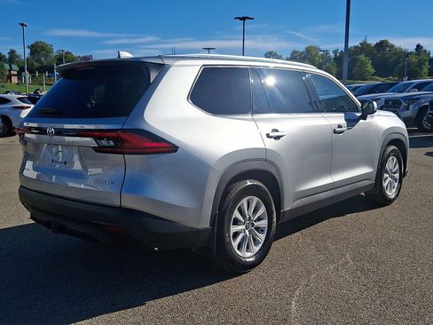 Certified 2024 Toyota Grand Highlander image 6