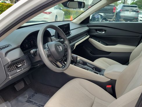 Used 2024 Honda Accord EX image 9