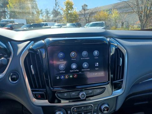 Used 2020 Chevrolet Traverse LT w/ Driver Confidence II Package image 11