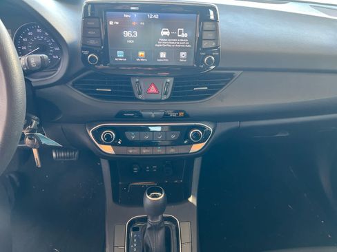 Used 2018 Hyundai Elantra GT image 10