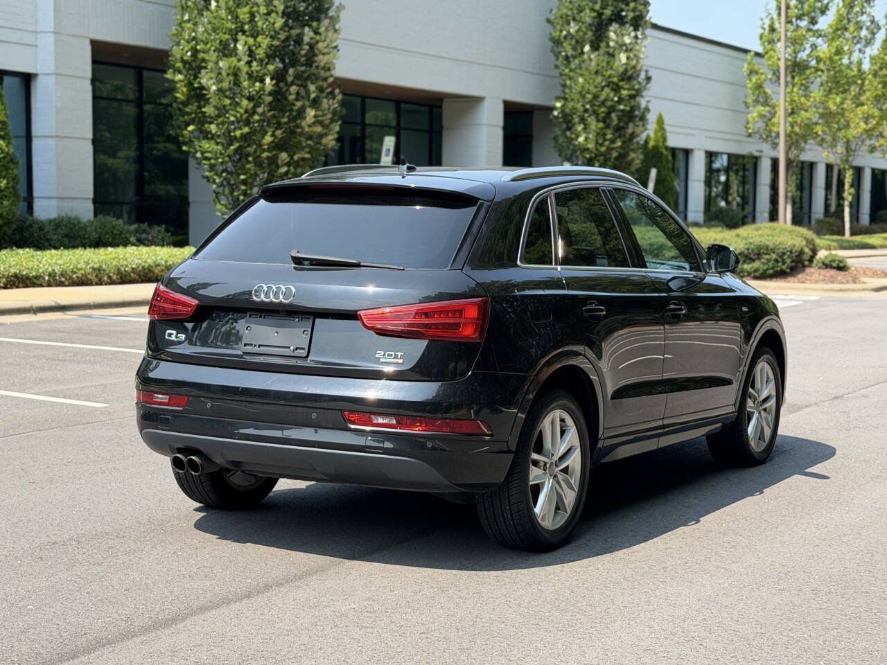 Used 2018 Audi Q3 2.0T Premium Plus w/ Premium Plus Package AWD/4WD image 7