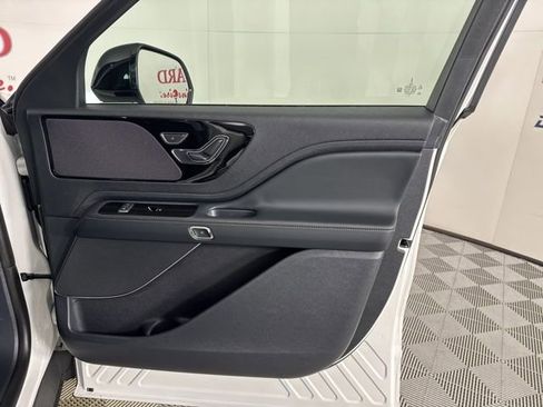 New 2025 Lincoln Aviator Premiere image 21