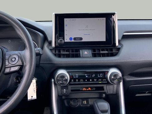 Used 2025 Toyota RAV4 LE AWD/4WD image 7