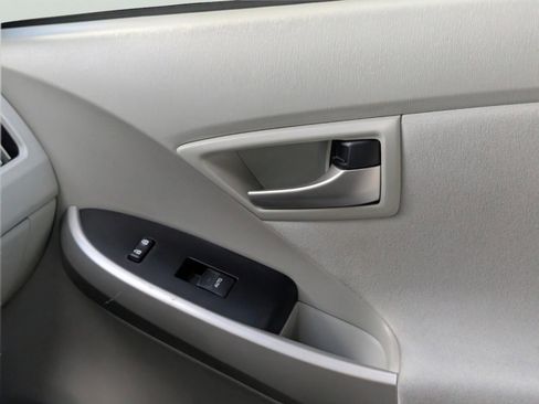 Used 2014 Toyota Prius Four image 19