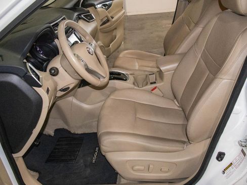 Used 2015 Nissan Rogue SL w/ SL Premium Package image 8