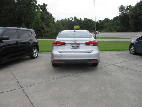 Used 2016 Kia Forte LX image 4