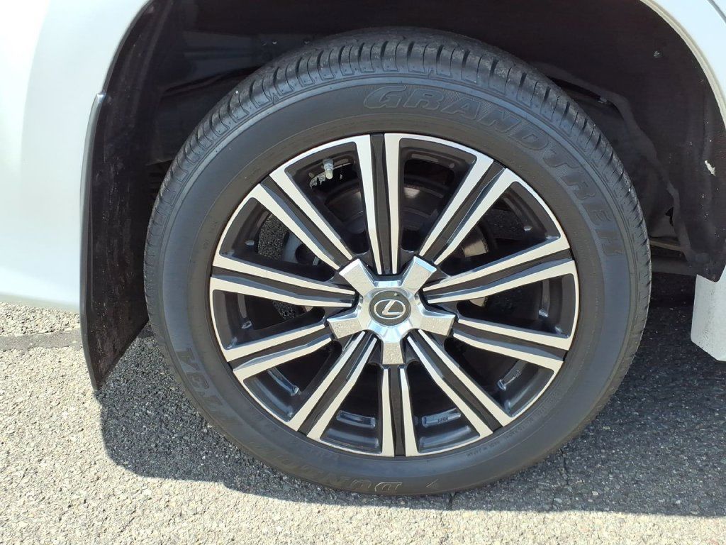 Used 2021 Lexus LX 570 4WD w/ Luxury Package image 9