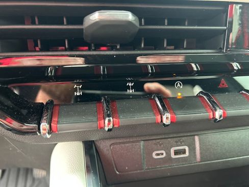 Certified 2024 GMC Canyon AT4X image 25