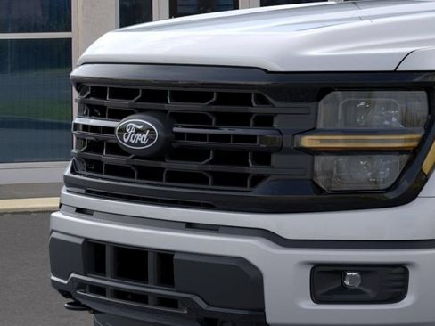 New 2026 Ford F150 XLT w/ XLT Black Appearance Package AWD/4WD image 18