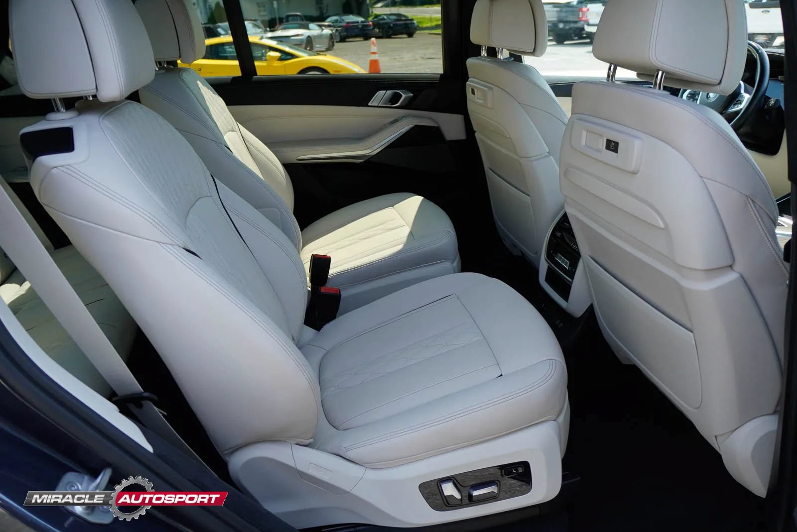 Used 2022 BMW X7 M50i AWD/4WD image 36