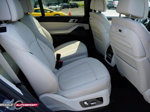Used 2022 BMW X7 M50i AWD/4WD image 36