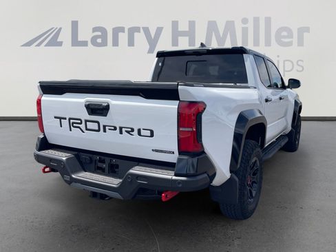 Used 2025 Toyota Tacoma TRD Pro AWD/4WD image 5