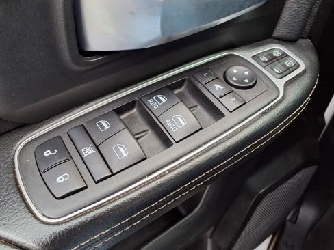 Used 2024 RAM 2500 Big Horn AWD/4WD image 20