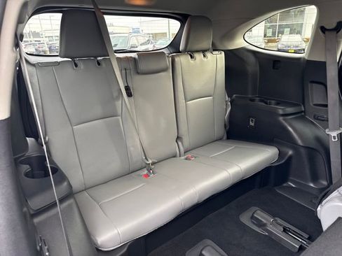 Used 2022 Toyota Highlander XLE image 15