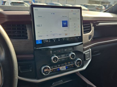 Used 2024 Ford Expedition Limited image 23