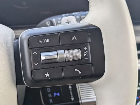 Used 2025 Hyundai Santa Fe Limited image 31