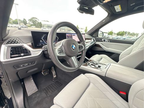 Used 2026 BMW X5 xDrive40i w/ M Sport Package AWD/4WD image 12