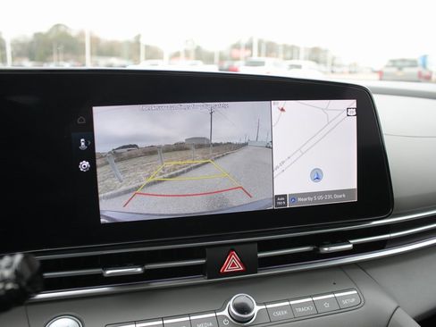 Used 2024 Hyundai Elantra SEL w/ Convenience Package image 15