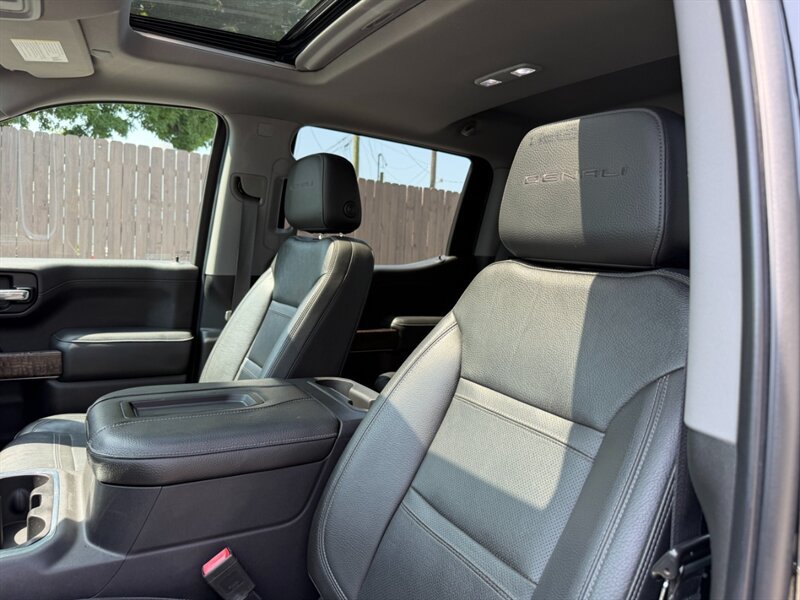 Used 2021 GMC Sierra 1500 Denali w/ Denali Ultimate Package AWD/4WD image 25