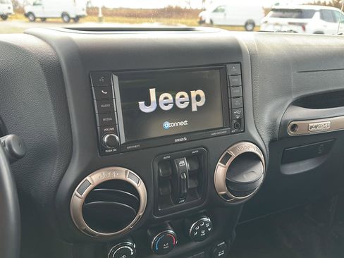 Used 2016 Jeep Wrangler Unlimited Sahara image 26