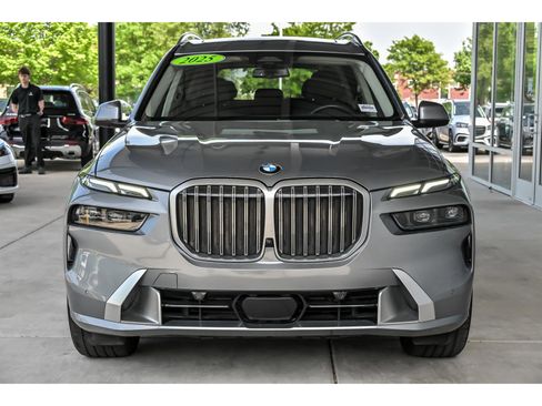 Used 2025 BMW X7 xDrive40i AWD/4WD image 4