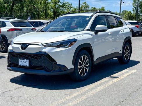 Used 2023 Toyota Corolla Cross AWD Hybrid w/ Moonroof Package image 3