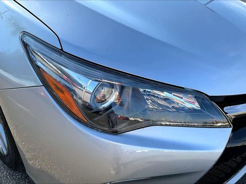 Certified 2017 Toyota Camry SE image 28