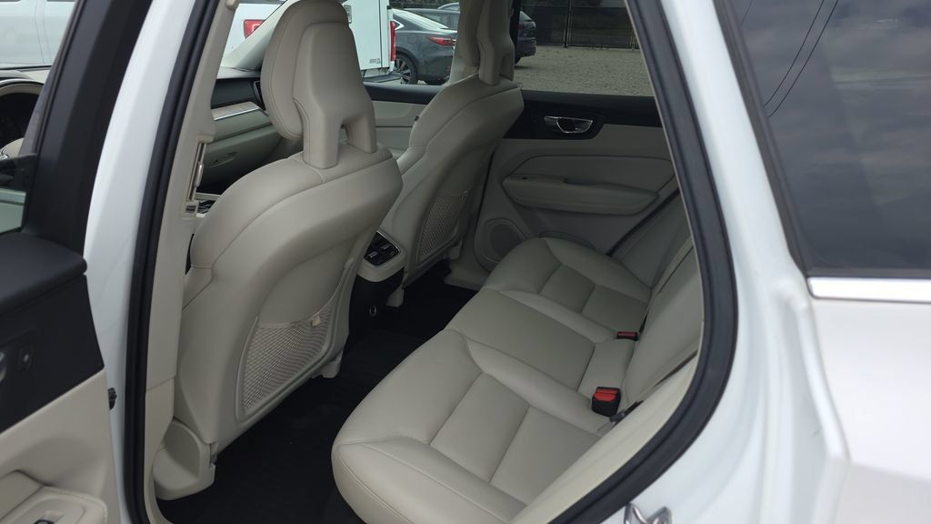 Used 2018 Volvo XC60 T5 Inscription w/ Convenience Package AWD/4WD image 22