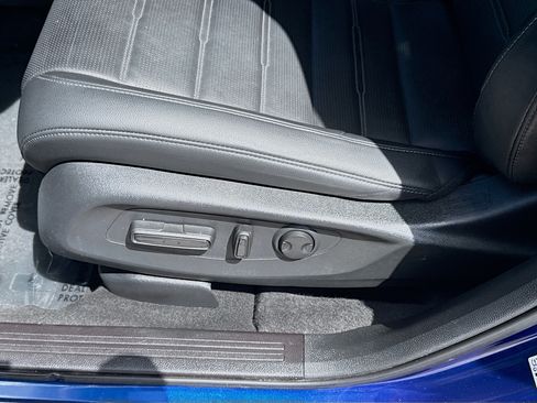 Used 2025 Honda CR-V EX-L image 17