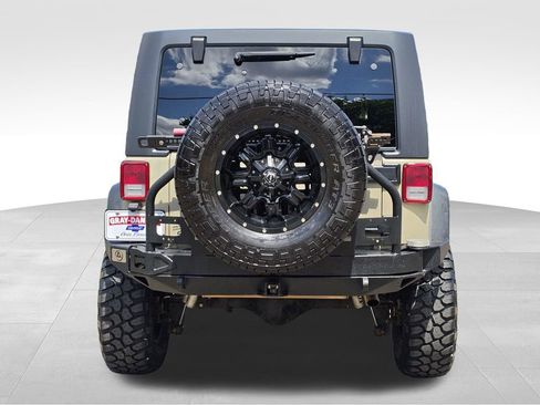 Used 2018 Jeep Wrangler Unlimited Sport w/ Connectivity Group AWD/4WD image 7