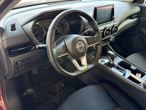 Used 2020 Nissan Sentra SV image 9